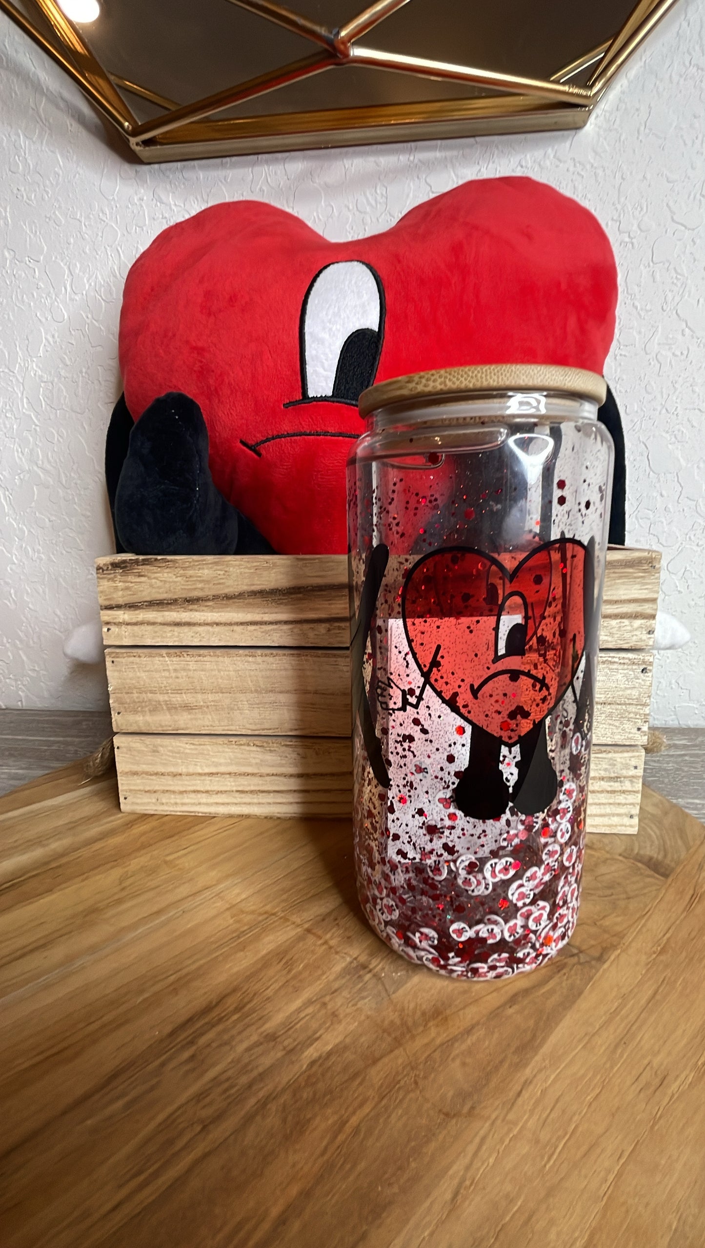 20 oz. Bunny XOXO snowglobe with full body hearts glitter